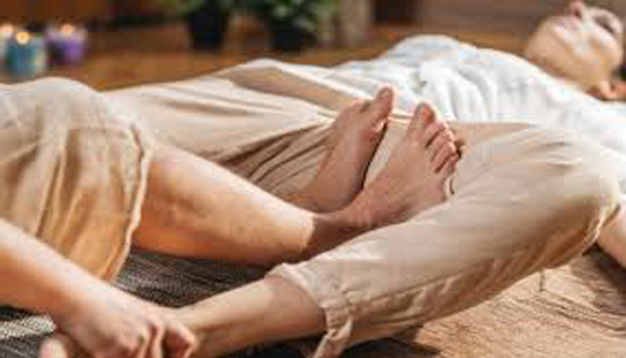 “Govt-approved Thai massage therapy centre in Delhi offering traditional stretching and deep relaxation.”